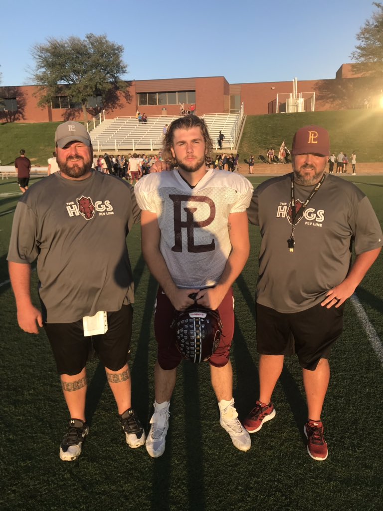 ShawnBlevins2's tweet image. Congrats to @Haynes0922 for earning this weeks King of the Trenches award with 10 pancakes and 3 TFL’s.  Big part of our 347 yards rushing this week.  Thanks to @PLCSBEST and @spinpizza for sponsoring our award!