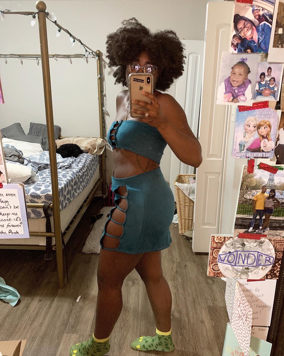 _snatchedclo's tweet photo. #WeeklyCreativeChallenge Week 2: ✔️ this weeks challenge, I decided to do something fun and simple but also very calculated. With homecoming coming up, i wanted to show skin but also be covered up. // #WeeklyCreative #LetsGetSnatched #SnatchedClothing #CauseYoullAlwaysSlay https://t.co/423YsZUpCi