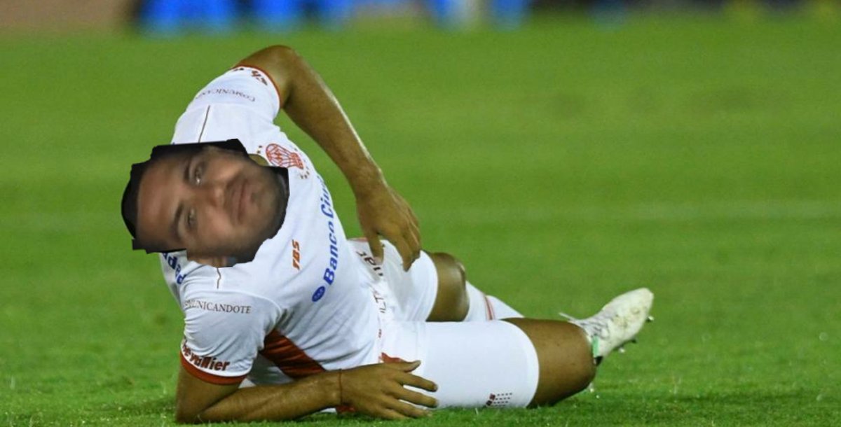 [URGENTE]

El jugador y técnico del InternadosFC (único caso junto a Ryan Giggs en Manchester United) se resintió de su lesión en el aductor y será baja de cara al partido crucial del sábado. Es su 4ta lesión en 2019. La dirigencia deberá tomar medidas. (info <a href="/Tato_Aguilera/">Leandro Aguilera</a>)