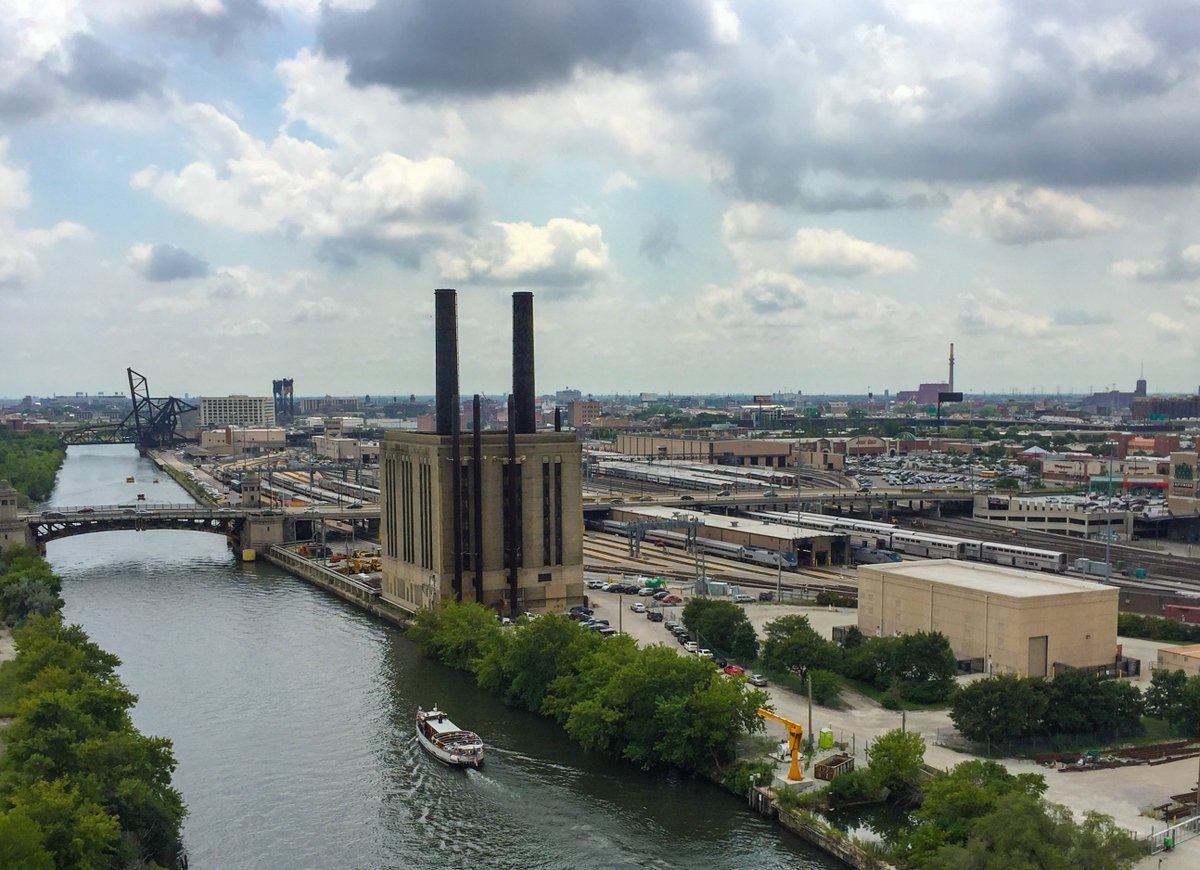 Pres_Chicago's tweet photo. CALLING ALL DEVELOPERS

Union Station Power House

Graham, Anderson, Probst &amp; White

Built 1932

301 W. Taylor Street

Photo Credit: @EricAllixRogers https://t.co/eMIXjmbauH