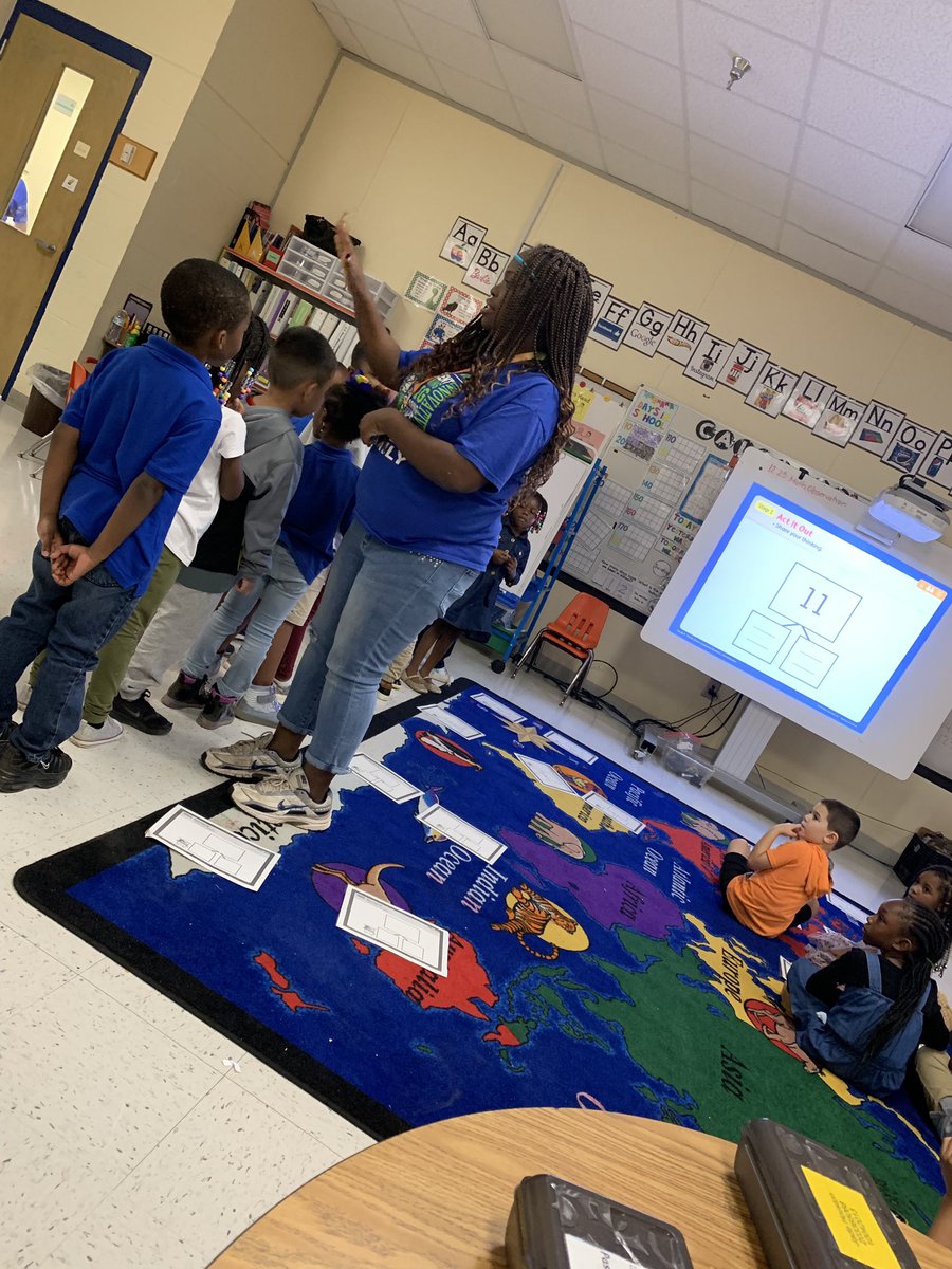 SmithTeaches2's tweet image. I see you Kindergarten teachers!!! 👀👌🏾😏🤗 What a joy to observe your math mini lessons today!!! #NumberBonds #TenFrames #TeacherModeling #StudentActiveEngagement #TurnNtalks #HappyMathCoachRightHere👏🏾