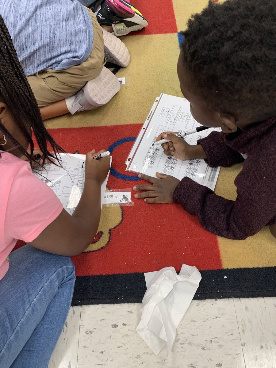 SmithTeaches2's tweet image. I see you Kindergarten teachers!!! 👀👌🏾😏🤗 What a joy to observe your math mini lessons today!!! #NumberBonds #TenFrames #TeacherModeling #StudentActiveEngagement #TurnNtalks #HappyMathCoachRightHere👏🏾