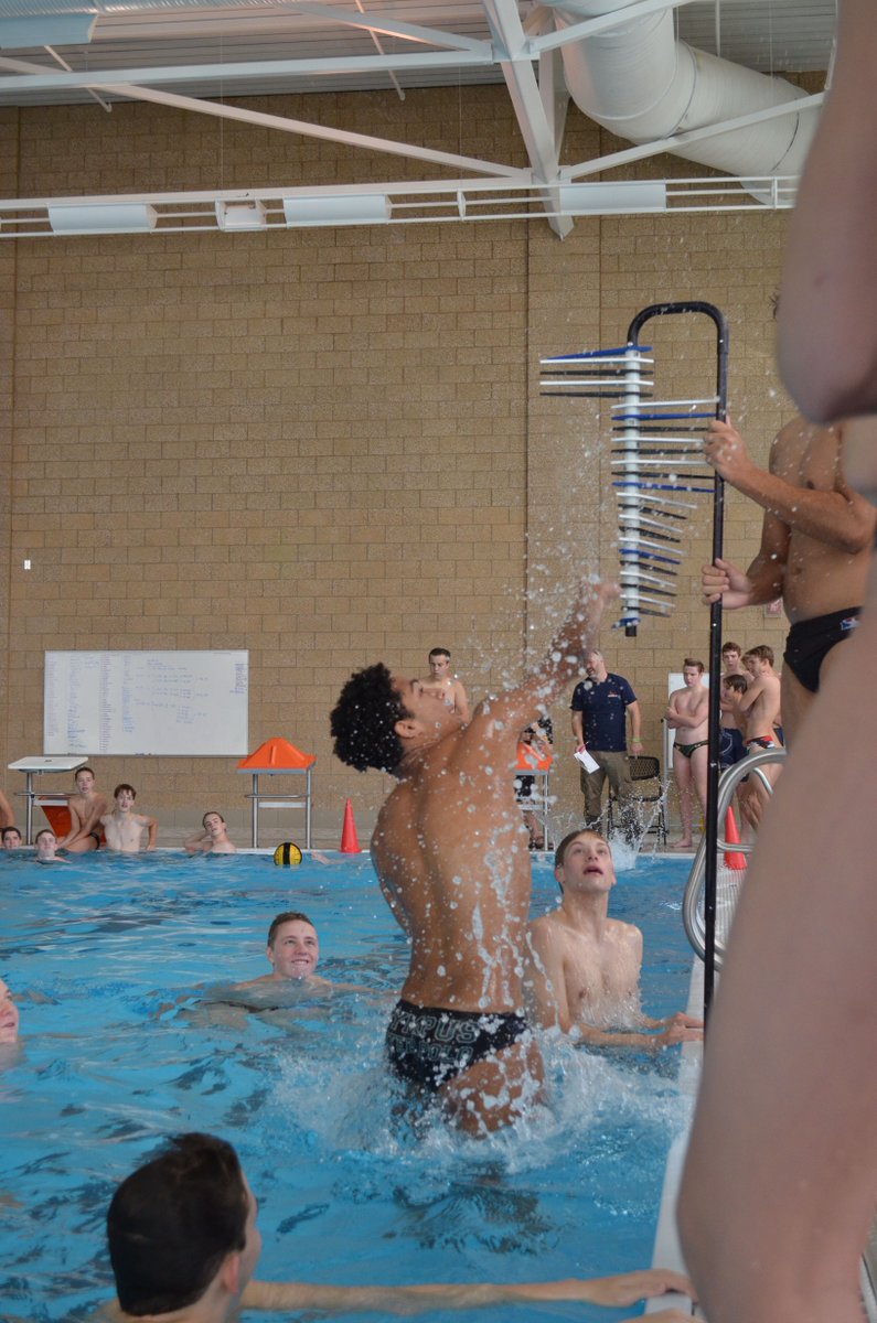Utah #68Athlete takes the #68Challenge during our clinic with <a href="/OlyAquaticsWP/">Olympus Aquatics Water Polo</a> - dominating the Vert Jump!