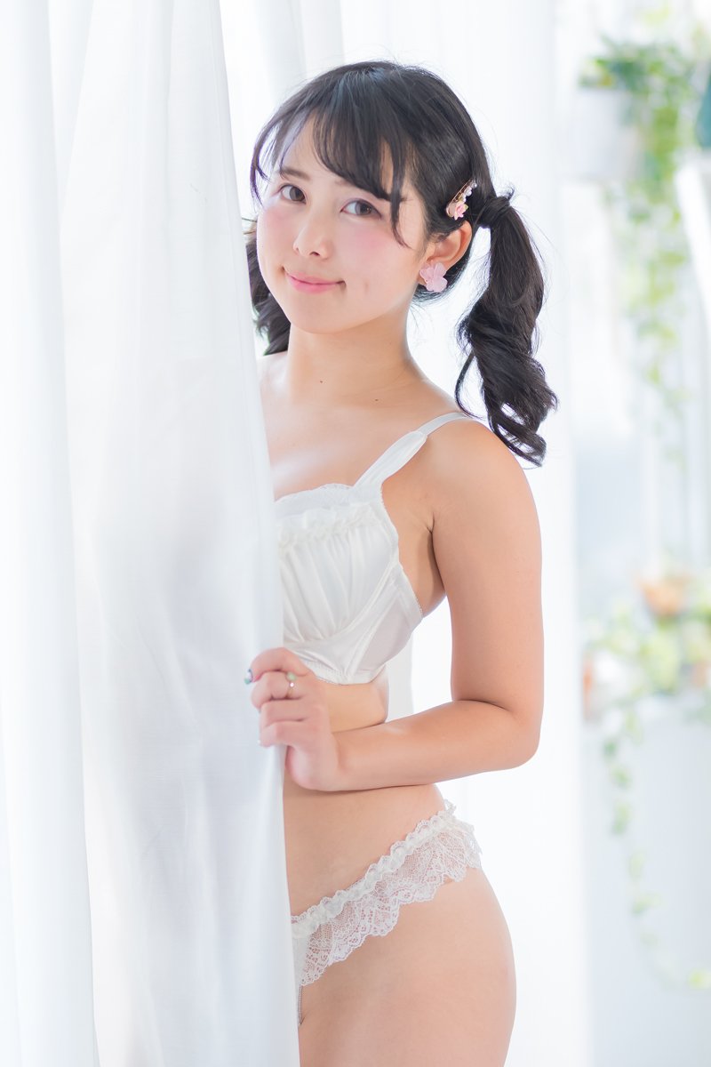 mekemon's tweet photo. 自然光がたっぷりはいるスタジオでセクシー＆キュートな魅力あふるるさくらこさんを撮影しました～～～💖💖💖いつもハッピーな空気をまとっているさくらこさんを撮影できて私も幸せ✨また撮らせてね～～～💋

モデル：さくらこさん
スタジオ：STUDIO MOOD

#MOIRAPHOTO https://t.co/lR865A8e4r