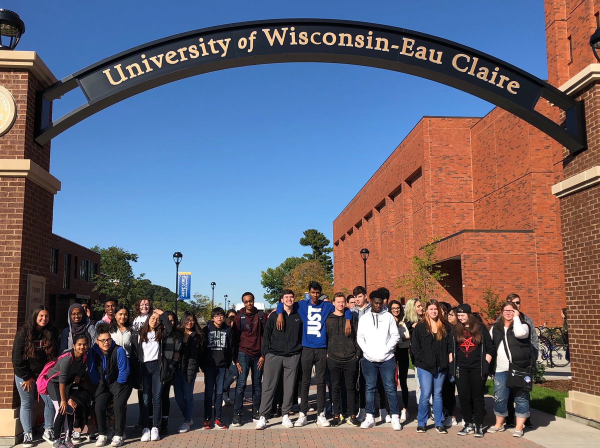 Lydia11102's tweet photo. Thank you @ChancellorJim for taking the time out of your busy day to talk to the @LakevilleAreaPS #AVID students about @UWEauClaire. #CollegeBound #AVID4StudentSuccess @AVID4College @CRTNation https://t.co/NiYlglYhSG