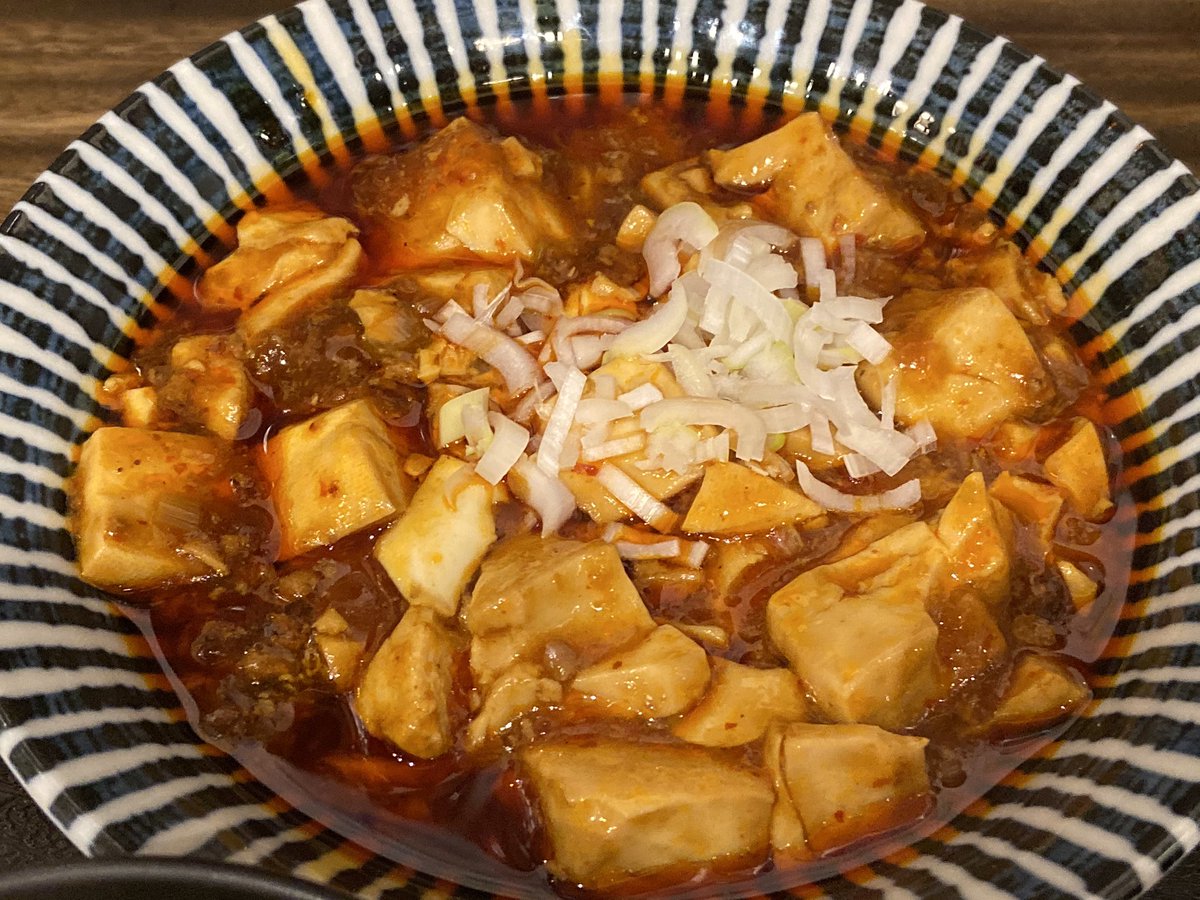 すずき 動くグラフ 秋葉原駅東の居酒屋ドラミでドラミ定食を注文 麻婆豆腐 ご飯 小籠包 スープのセットで 麻婆豆腐とご飯は食べ放題 消費増税で値上げした雰囲気があるけど それでも650円と安いので 絶滅危惧種になりつつあるワンコインランチの すずき 動くグラフ 秋葉原駅東の居酒屋ドラミでドラミ定食を注文 麻婆豆腐 ご飯 小籠包 スープのセットで 麻婆豆腐とご飯は食べ放題 消費増税で値上げした雰囲気があるけど それでも650円と安いので 絶滅危惧種になりつつあるワンコインランチの