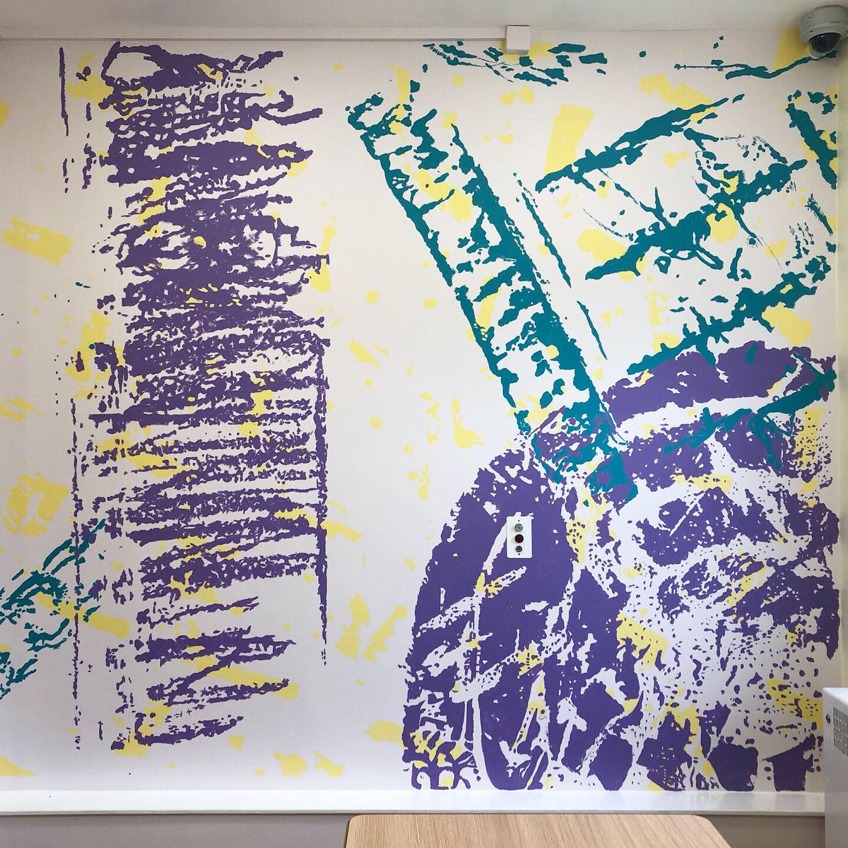 Harold Offeh’s piece in the Dining Room at Croydon PICU <a href="/MaudsleyNHS/">NHS Maudsley</a>, inspired by wax rubbings made with patients during a workshop. 
We will be showing a film at an exhibition opening 18th Oct at @_ElephantWest about Harold’s first collaboration with Hospital Rooms
#acesupported