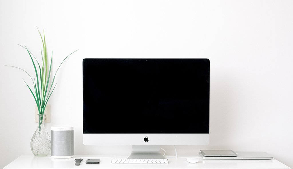 ignitioninkart's tweet photo. We love this workspace shot 🖥️🌿 

🤔Are you a coffee shop surfer? 
🧐Are you a messy bessy with clutter everywhere (but in your eyes its organised perfectly)? 
🤤Are you the minimalist type who loves a splash of green in a clean white environment? https://t.co/geLb1qPJSV