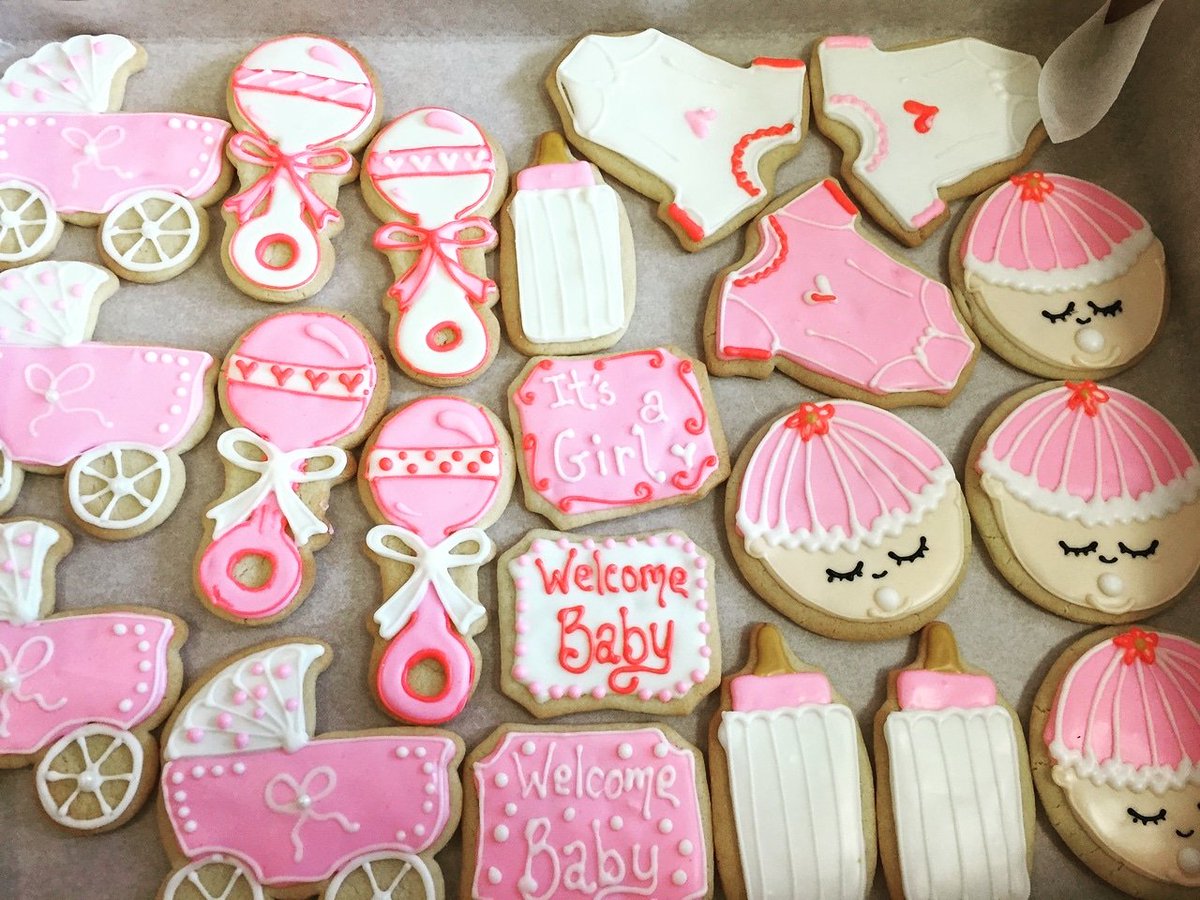 PartiesPanda's tweet image. Custom Cookies for A Baby Shower @ The Office.

#PandaParties #BabyShower #OfficeParty #ItsAGirl #FunTimes