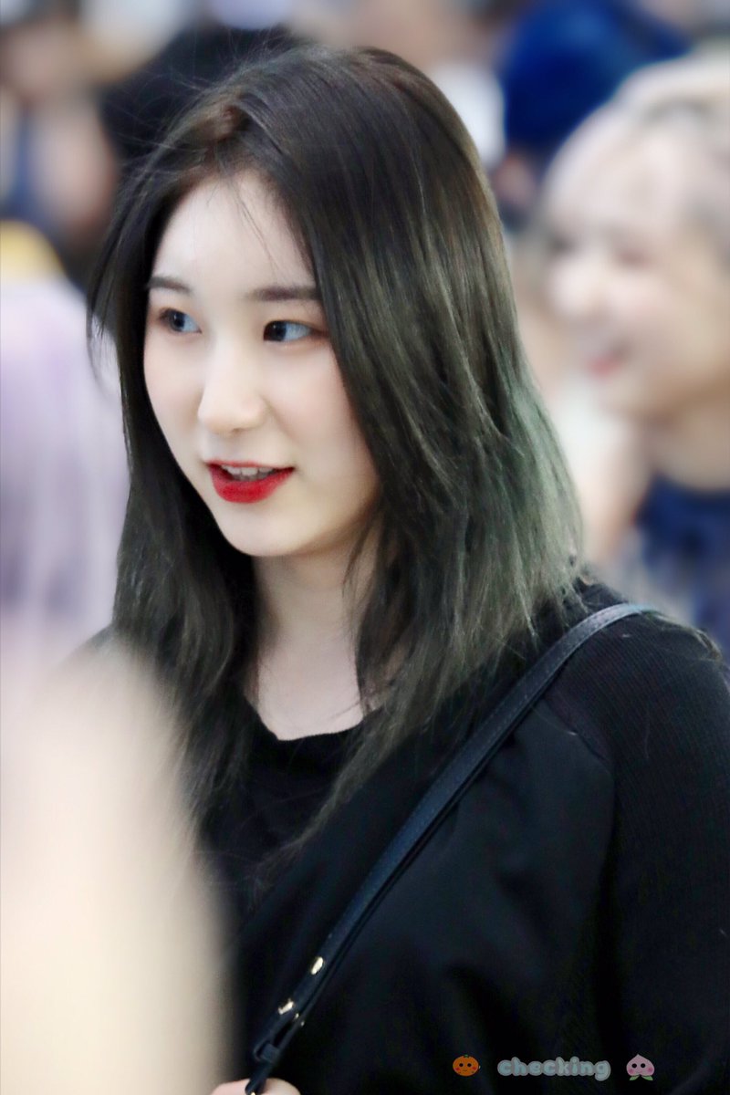 checking_M's tweet image. 191004 ICN  출국✈️  HQ
🥰🕊
여러분!귀엽죠?❤
#Chaeyeon #leechaeyeon #이채연 #チェヨン #IZONE