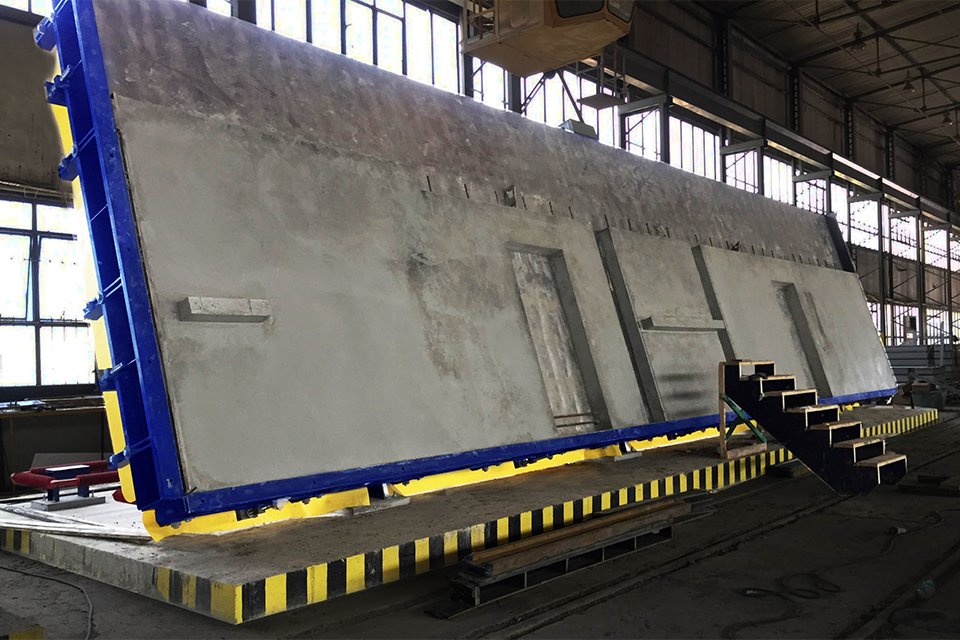 Nuestras mesas #basculantes están diseñadas para producir #paneles #prefabricados de #hormigón idóneos para proyectos de #construcción🏗️ #residencial, #comercial e #industrial👉bit.ly/2LTyJ1n
✅extracción vertical
✅menor🕐 de endurecimiento
#mesasbasculantes #Moldtech