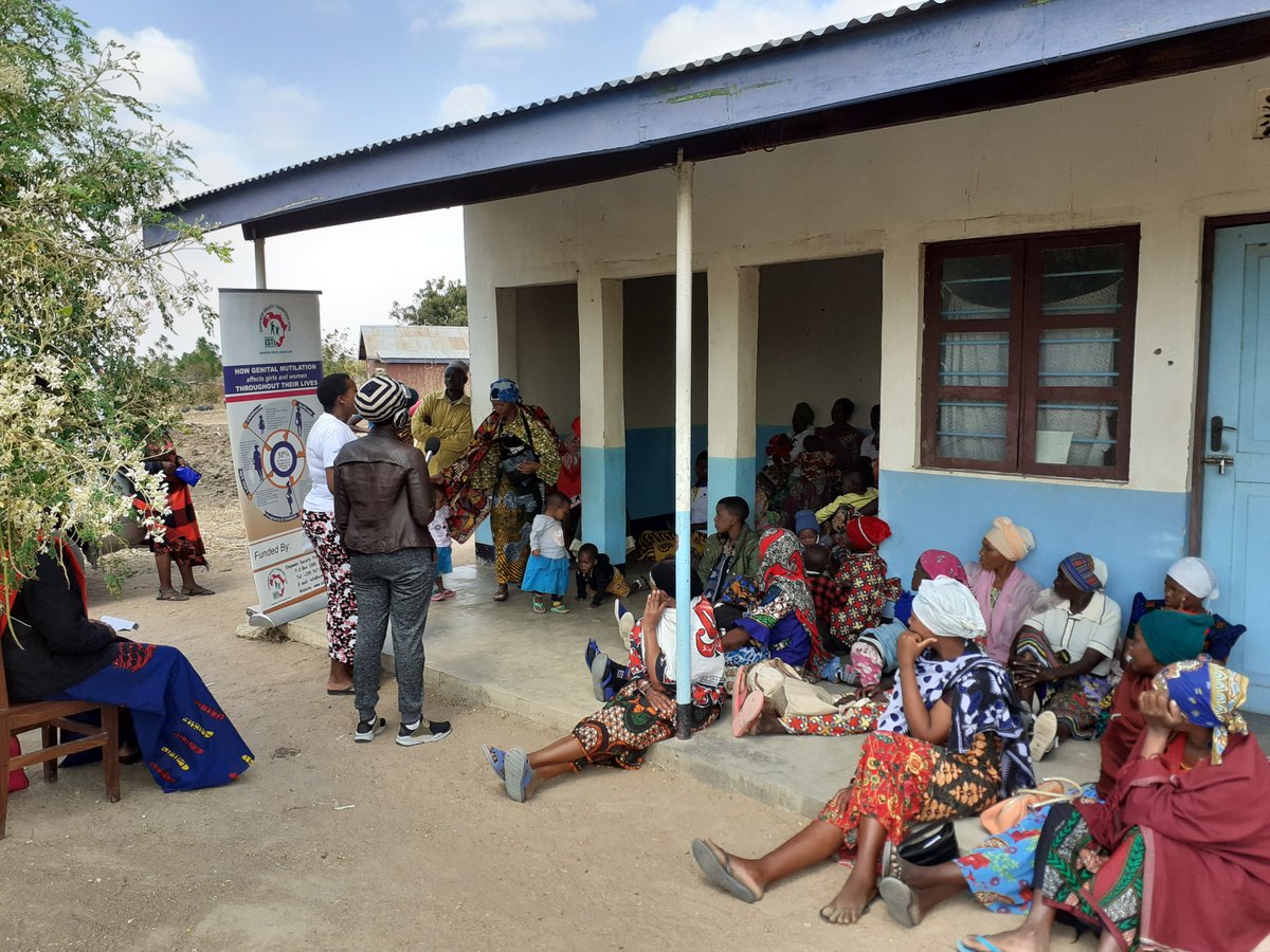 EstlTanzania's tweet photo. Clinic Training sessions about FGM and EM in MUGHAMO ward, #EndFGM #EndFgmSingida2030 #FCSTZ #unwomen @rozeymfui @SwaiPhilbert @enoldek @JoshuaNtanduTz https://t.co/apGSkgMlWH