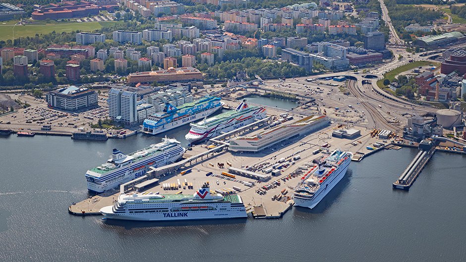 StockholmsHamn's tweet photo. This year’s new power connections at the Värtahamnen port in Stockholm are in the final of the 2019 C40 Cities Bloomberg Philanthropies Award as one of the most pioneering and inclusive climate action projects around the globe. Read more: https://t.co/SOgkwfALgn https://t.co/ooSmQBQp3x