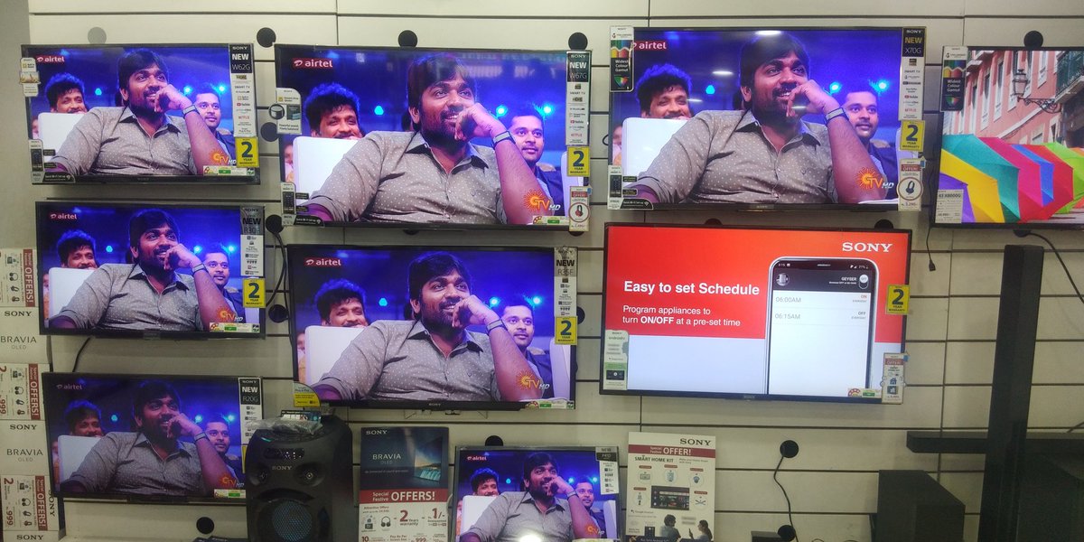 imjillakjailani's tweet photo. Showroom Full Of Nama Darl @vj_diya Show 😘😍
    How Is it #Diyama https://t.co/1MKjbEXo5I