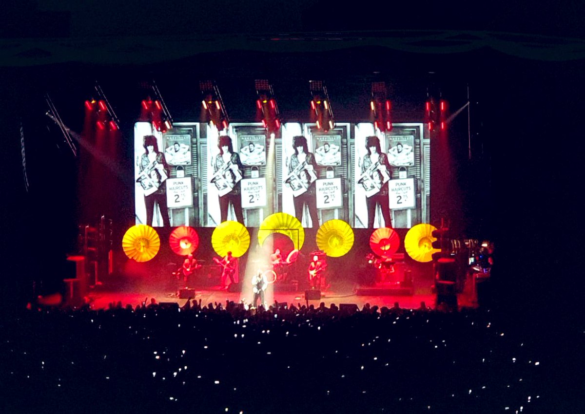 MonicaRosas81's tweet photo. #AboutLastNight @officialmoz @Interpol 🖤🤘🏼 #ThisIsMyFirstTweet https://t.co/Iyain8TDKU