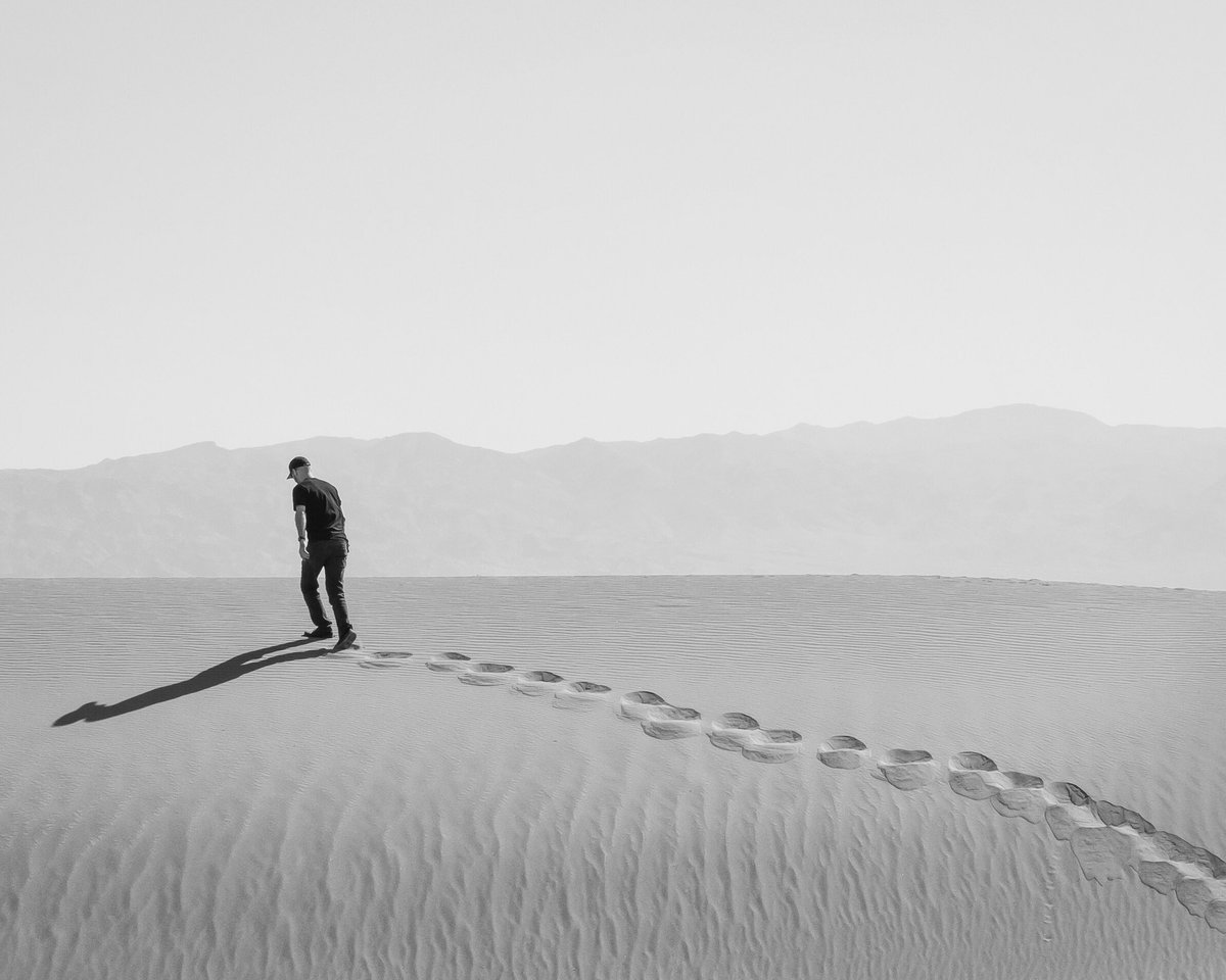 w00ki33's tweet photo. Hiking through Death Valley a while back. Cannot get enough of this place. ☀️#deathvalley #explore #humansforscale https://t.co/02Jh6ClJrR