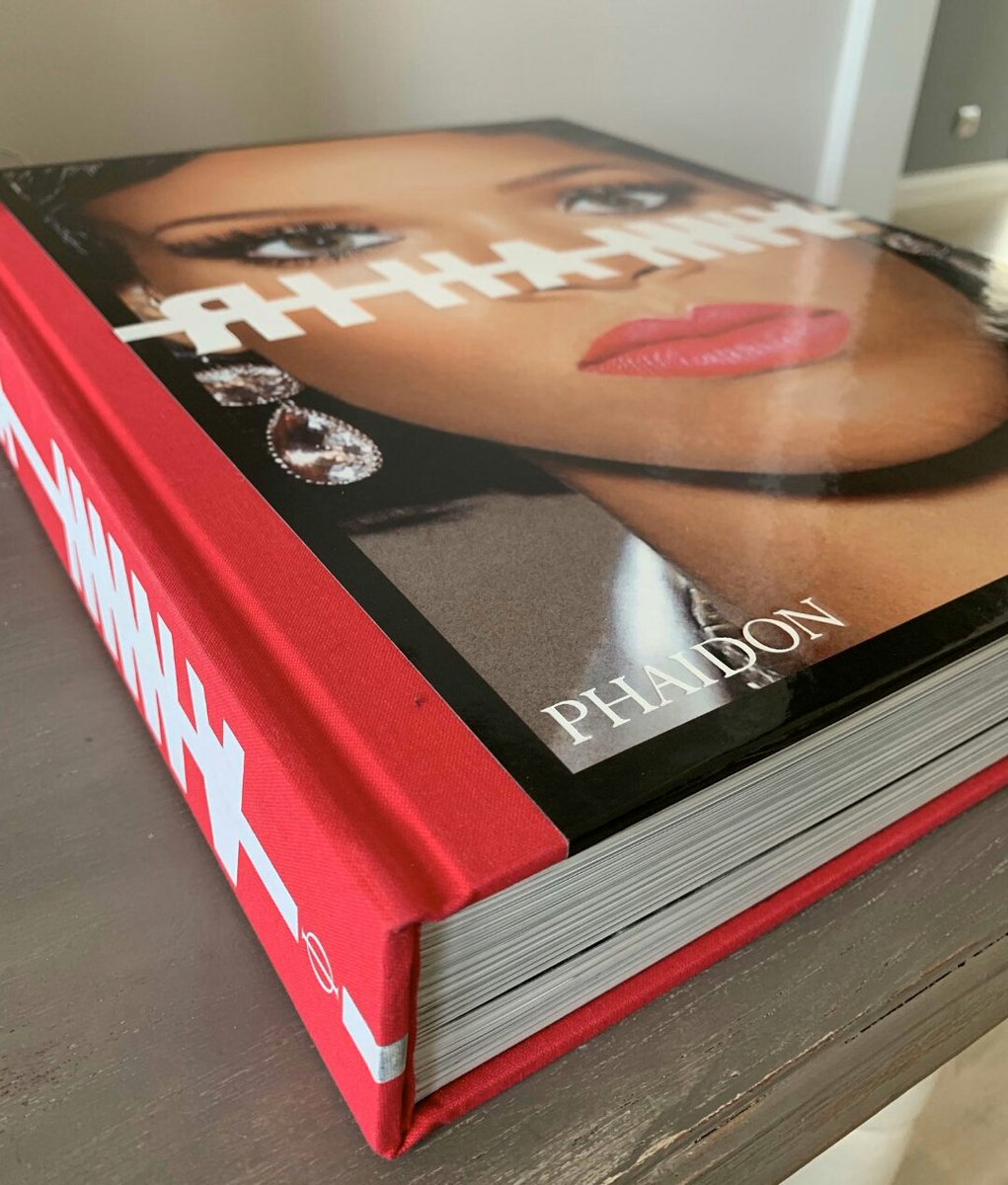 Parccaa's tweet photo. El nuevo "álbum" de Rihanna. 
Lo que pides  // Lo que te llega a casa https://t.co/v2XKa5j40G