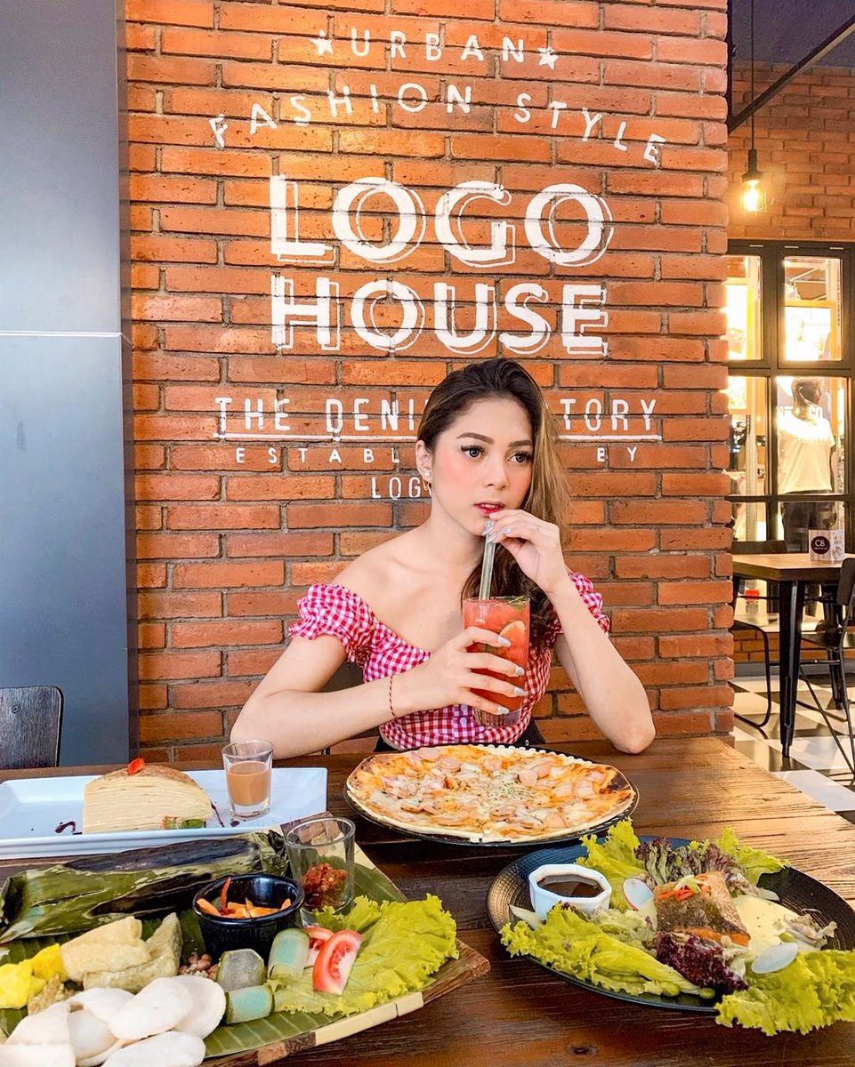 logohouse_id's tweet photo. Tuesday, let’s be real ⚡️

Jangan lupa pake kode promo “DEBBYWULANDARI” setiap dateng ke @logohouse.bali @logo_house.id dapatkan diskon 10% !

📸 @debbywulandari_ ❤️ 

#LogoHouse #PeopleAtLogoHouse https://t.co/kHSDzsNutn