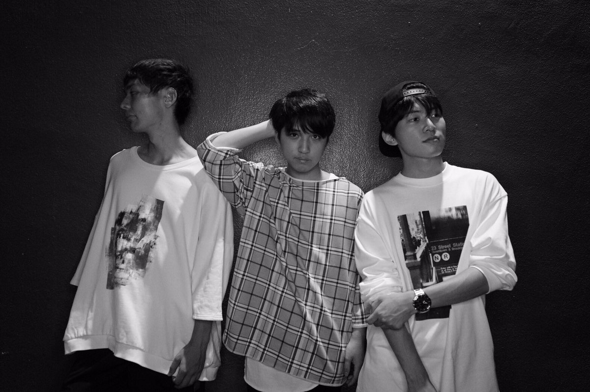 TWS_official__'s tweet photo. 解禁！！🔥

新アー写公開致しました☘️
これからサポートドラム(@YOU_ta_Dr )を迎えての活動になります。
よろしくねー！！！ https://t.co/JBfxjrVveR