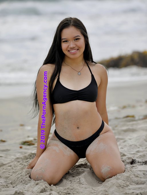 Kaylani Kao ( https://t.co/Hvx7lCaHFf ) will be in ARIZONA Oct 10 thru Oct 15, and she's AVAILABLE FOR