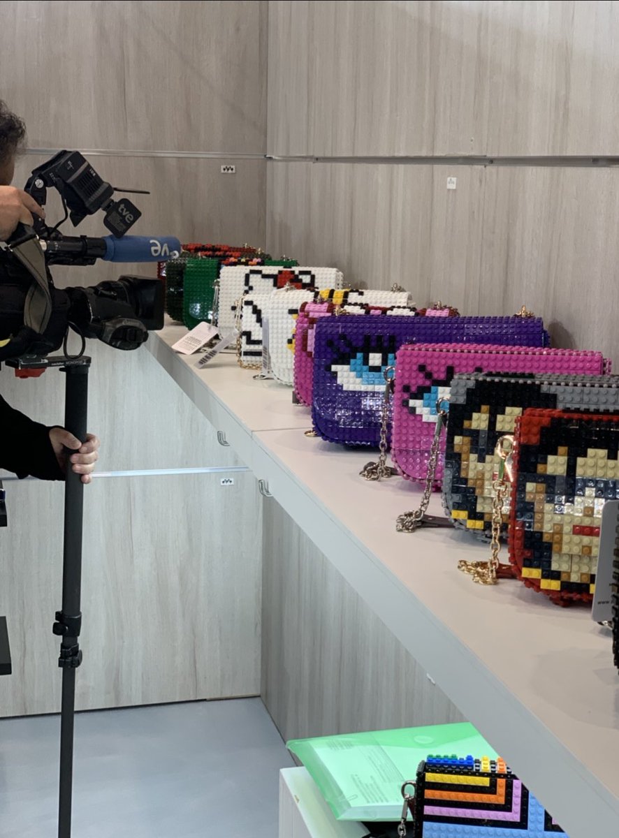 Ana de la Torre (@ana_rtve) on Twitter photo Los bolsos de <a href="/BagandBlock/">Bagandblock Creations S.L.</a> son un ejemplo de cómo la moda y la ingeniería van de la mano. Detrás hay una mujer emprendedora que, además, ha integrado en su fabricación a personas con discapacidad. Hoy en #IndustriadelaModa @GD_RNE hablamos de bolsos hechos con piezas tipo Lego. Los bolsos de <a href="/BagandBlock/">Bagandblock Creations S.L.</a> son un ejemplo de cómo la moda y la ingeniería van de la mano. Detrás hay una mujer emprendedora que, además, ha integrado en su fabricación a personas con discapacidad. Hoy en #IndustriadelaModa @GD_RNE hablamos de bolsos hechos con piezas tipo Lego.