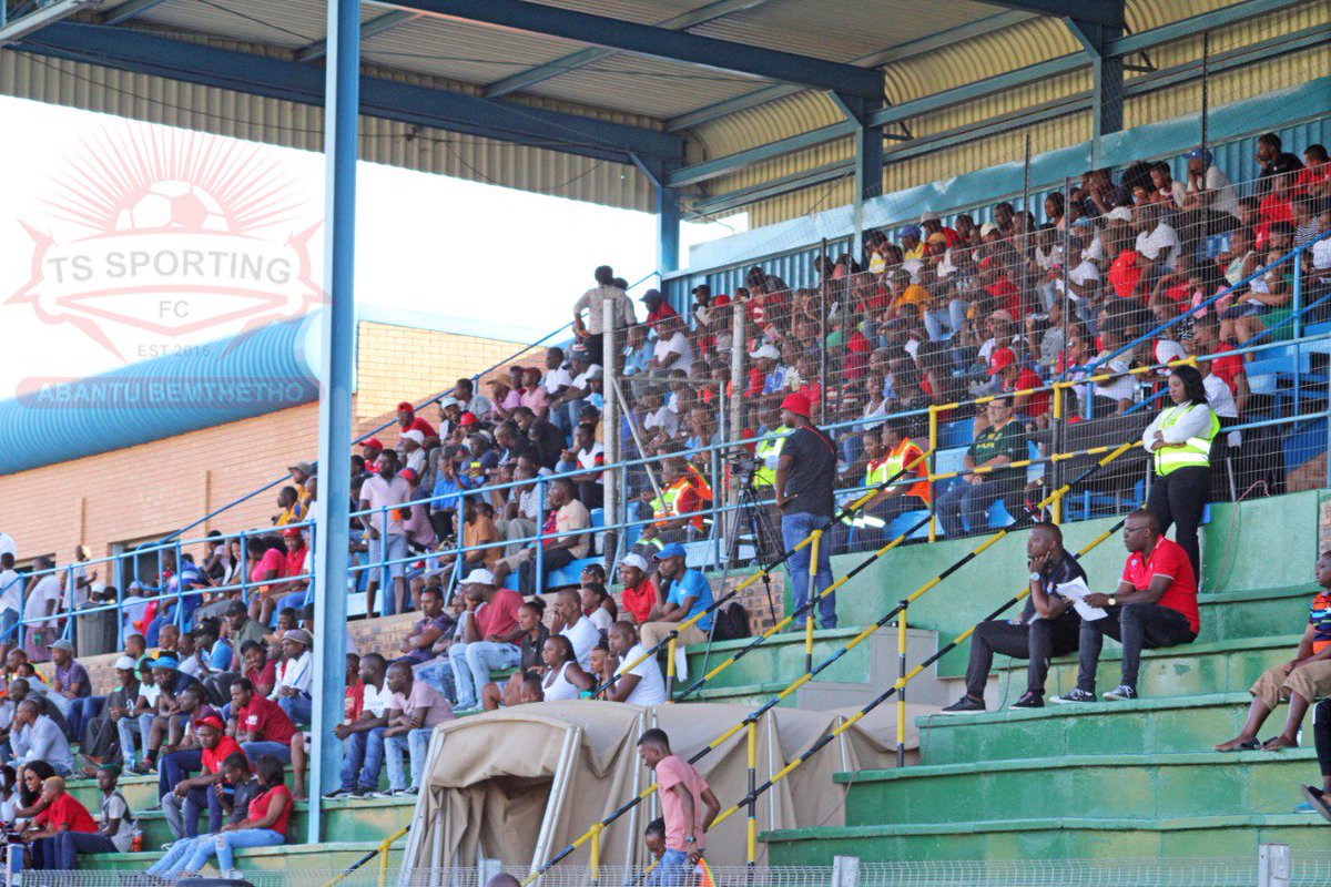 TSSportingFC's tweet photo. 👀📝| #ChooseDay
We choose fans who always support us at Kabokweni Stadium. TS Sporting Yanitsandza.❤️
#SupportersFirst 👊 https://t.co/Sm5liqOEdw
