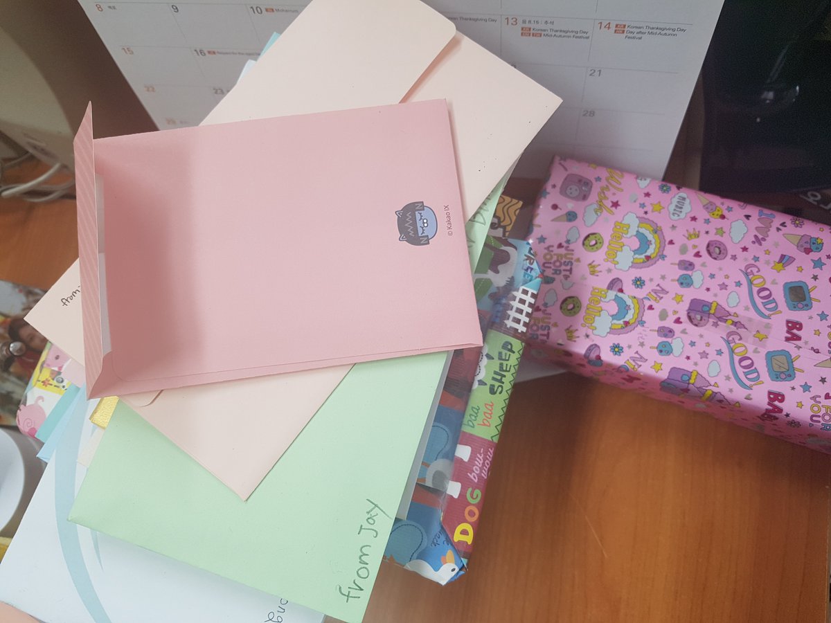nadiaian1's tweet photo. Culture box exchange with Vietnam, Russia, Portugal, Sweden, Japan and Malaysia. We sent letters, Korean traditional gifts and snacks first. Looking forward to replies. Can't wait!! #globalProject #CultureExchange https://t.co/SNnj9A4WMH