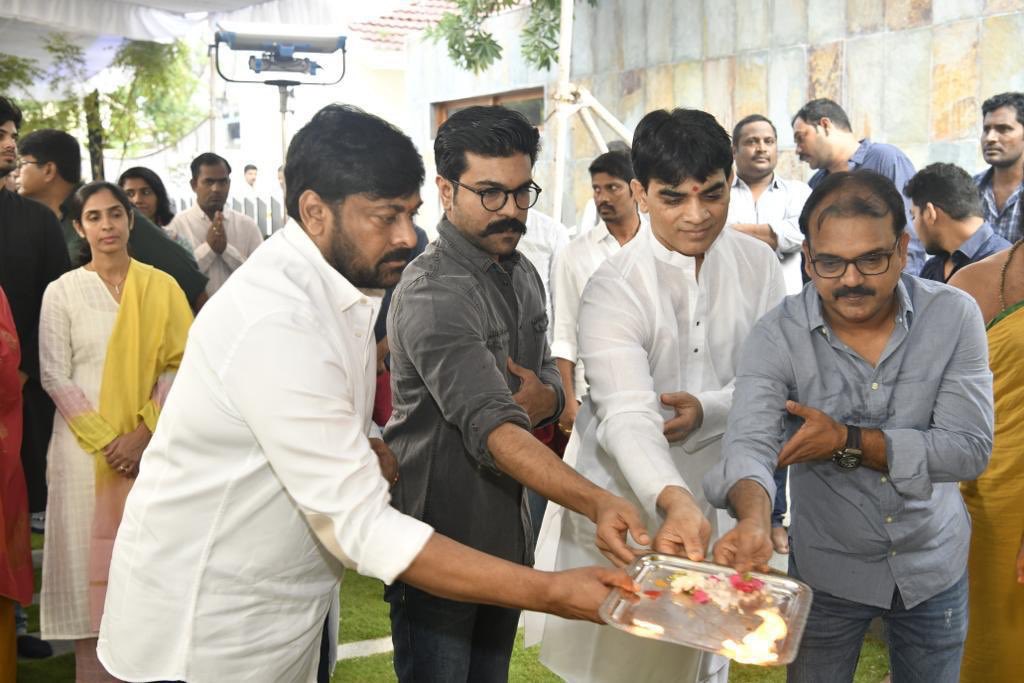 Benny_Muppaneni's tweet photo. #Chiru152 Launched today #Megastar
Produced by @KonidelaPro & @matineeEnt #KPC3
Written and Directed by @sivakoratala
DOP - @DOP_Tirru
Editor - @sreekar_prasad
#MegastarChiranjeevi #RamCharan https://t.co/pGcaemFbwU