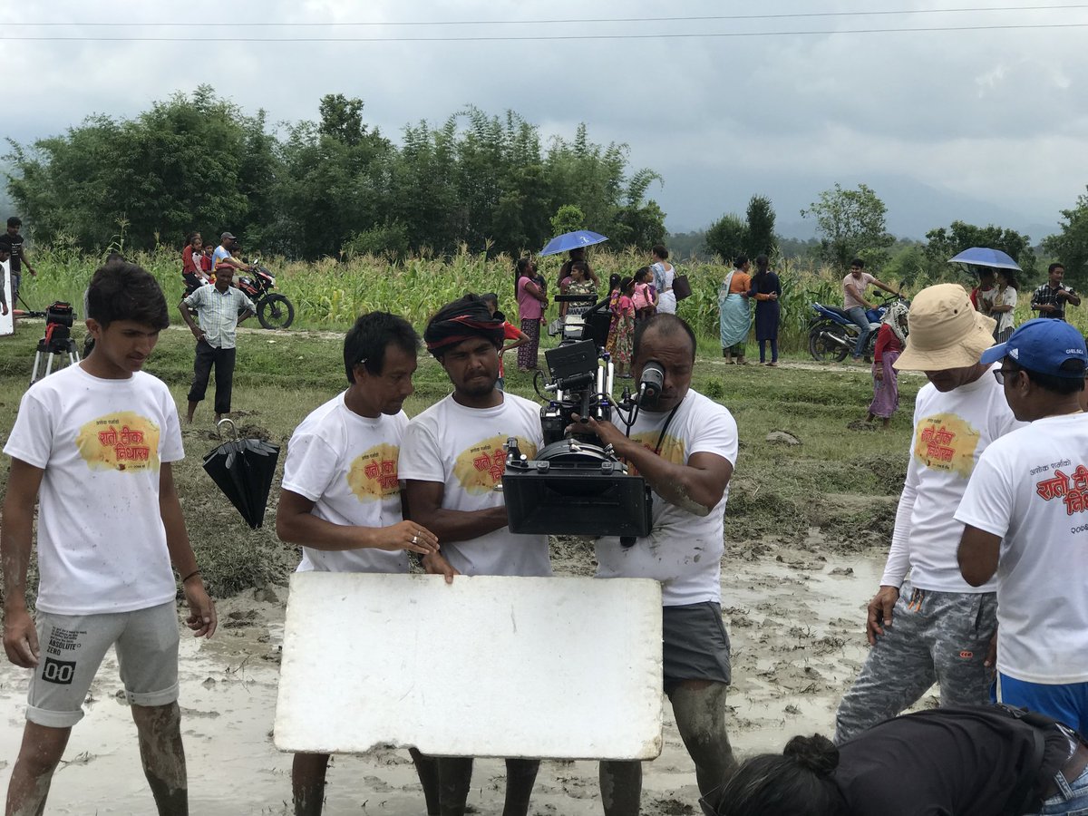 यसपालिको दसैंमा हेर्न छुट्टाउनु भयो कि । रातो टीका निधारमा...