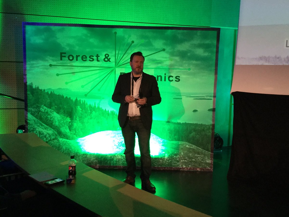 forestphotonics's tweet photo. Jarkko Lipponen #CollectiveCrunch: Linda Forest is a massive platform of imaginary, #Lidar, weather, #silviculture, harvester and #soil data layers. It crunches information into AI models for better prediction of #forest inventories and forest management parameters. #FP19 https://t.co/Dy5QZp5AuV
