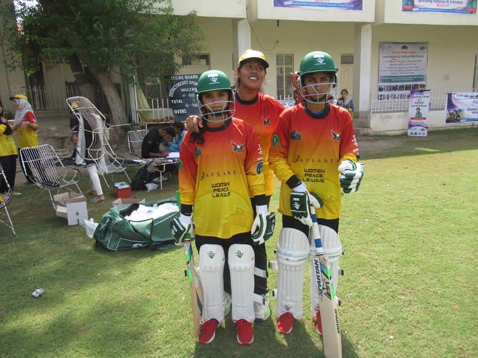 Saqibwrites5's tweet photo. Now that's what we call the truest gesture of Women Empowerment.  First ever Women Peace league in South Punjab on Grass-roots level. Best initiative by Mr Ali Khan Tareen @aliktareen for the revival of women cricket in south punjab. 
@MalikAsser @grassroots_pak @league_peace https://t.co/iFmB29ZurI