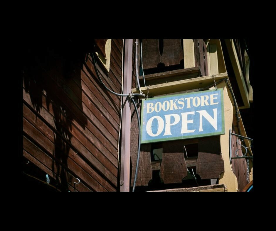 ScorpioVerlag's tweet photo. 📚 Happy World Bookstore Day 📚 
Habt ihr einen Lieblingsbuchladen? 
#WorldBookshopDay https://t.co/tcASPdGJ7j