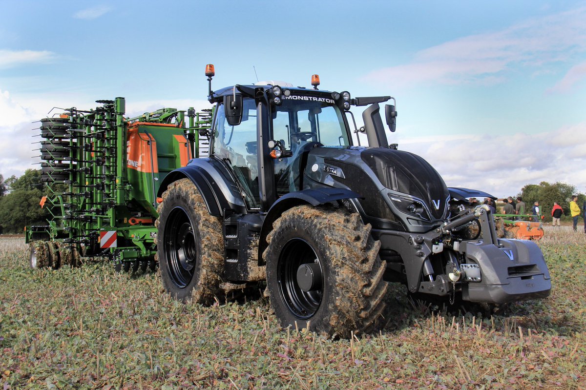 Our final demo day kicks off this Wednesday in Kent! PLUS we’ll be running a special offer on Redback Boots! 🥾 🕷 

See website for full details including our machinery list! 🌐 rwcrawford.co.uk/news/kent-live…