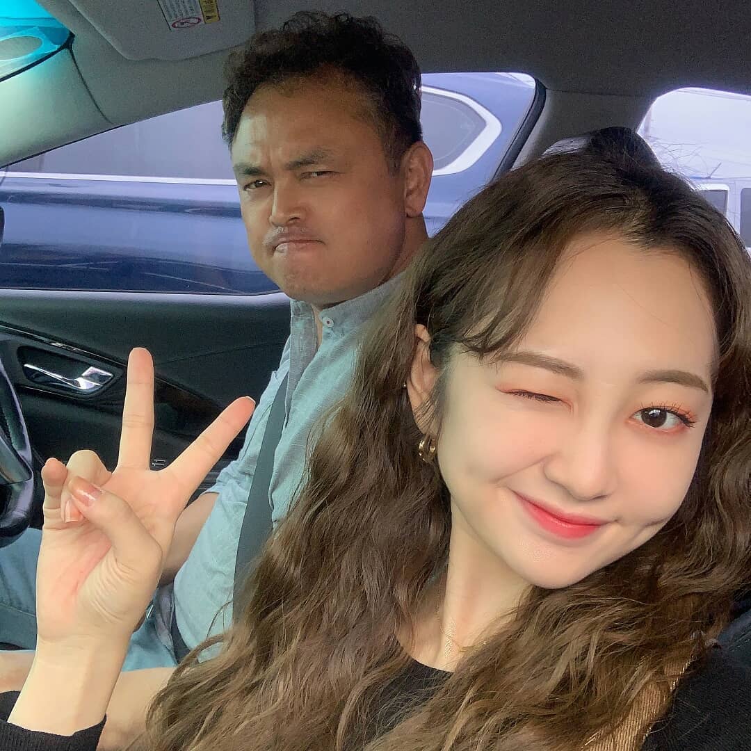 KimTaehaPH's tweet photo. [UPDATE] 2 Qouted: 

"Went out on a date with Dad and it was exciting"

©️ QueenMotherJ.. 📷
#모모랜드 #MOMOLAND #モモランド #태하 #Taeha #テハ #AegyoQueen #WeStayTogether #OurCheonsa #Taehaegyo #MainVocalist

-AC https://t.co/wEjvx1gv4c