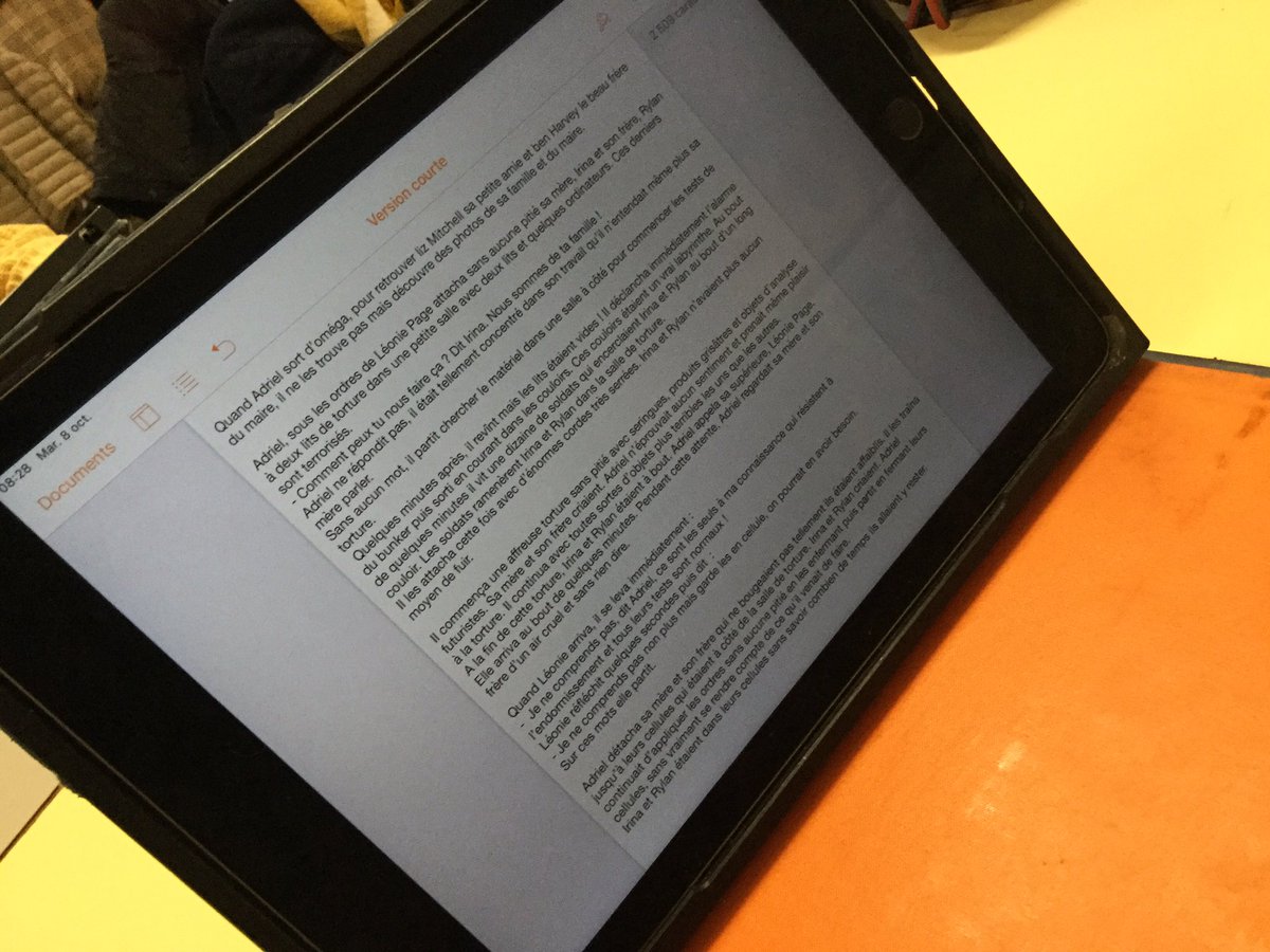 malassise3's tweet photo. Le travail continue .... ça avance vous aurez bientôt la chance de pouvoir lire notre travail sur @MalassisStory 😀❤️👍🏽 @SolenneHernandz #RiverCastle #Adriel5 📚😝 https://t.co/3a5DEkUwXY