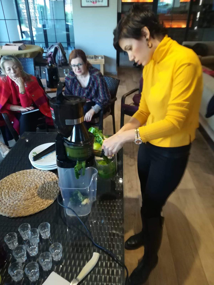 Sağlıklı bir güne Merhaba  için Green juice hazırlıkları başlasın....