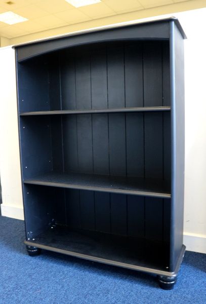 impact_arts's tweet photo. More projects from our #Renfrewshire MIYO group. Laura's bookcase &amp; coffee table &amp; Paula's bedside tables. Everything was bought from Paisley charity shops &amp; given a new lease of life. They have a done a brilliant job &amp; should be proud of their work! @RenCouncilNews #RenHousing https://t.co/FXfL2LDtpu