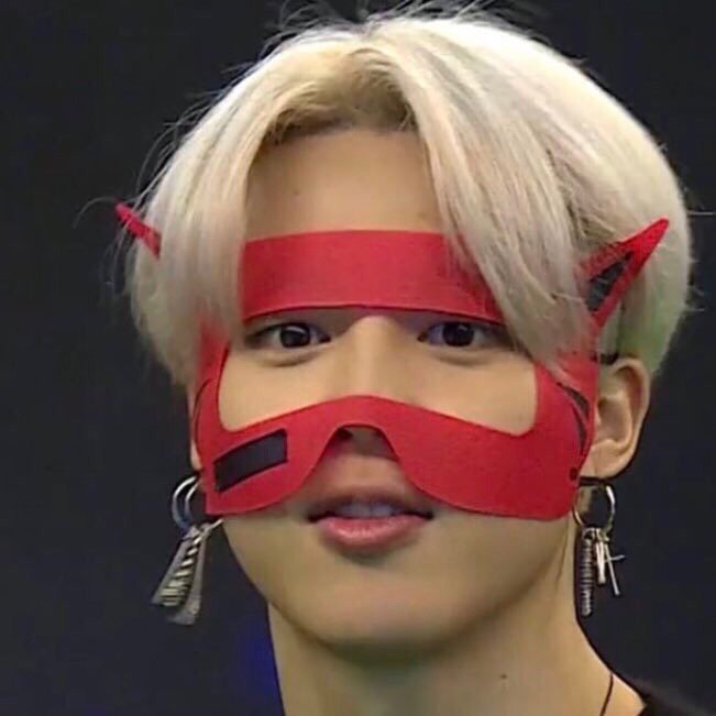 ch_nuka's tweet photo. Ойй, извините. Опять две одинаковые фотки скинула 

#kpop #BTS https://t.co/aqp35EsRW3