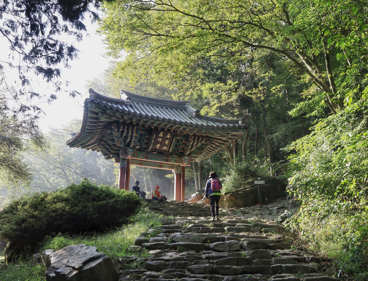 pjo1076's tweet photo. 무등산 가는길

#약사사입구
#하이킹
#등산 #산행 #트레킹
#혼행 #moutain 
#moutainphotograpy
#moutainlandscape
#hiking https://t.co/TtIfPLIGha