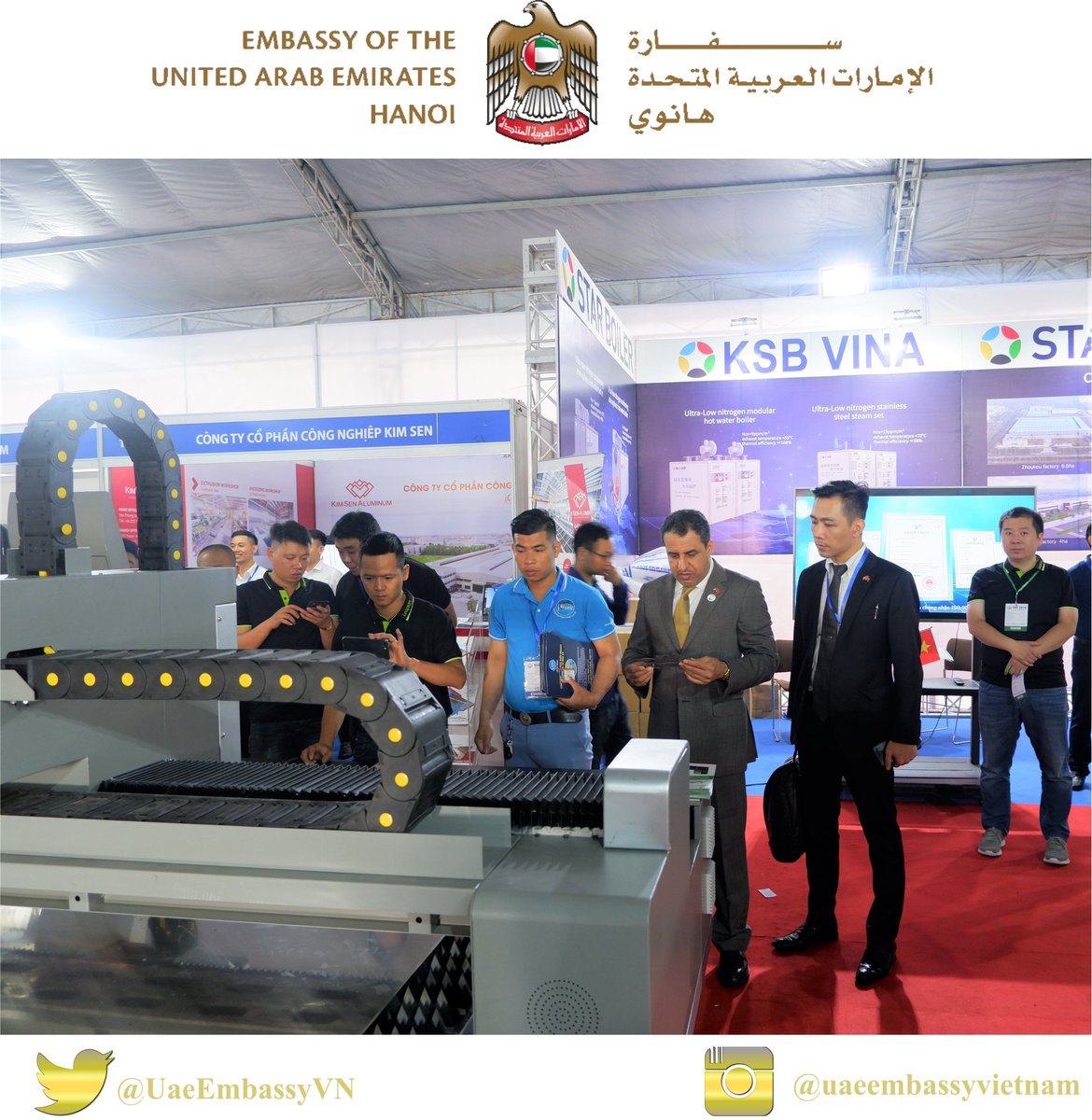 UaeEmbassyVN's tweet photo. Ngài Obaid Saeed Bin Taresh Al Dhaheri, Đại Sứ #UAE tại #Việt_Nam, tham dự HỘI CHỢ QUỐC TẾ HÀNG CÔNG NGHIỆP VIỆT NAM 2019 - #VIIF 2019 - Sự kiện xúc tiến thương mại lớn nhất trong năm của ngành công nghiệp Việt Nam.
@MoFAICUAE https://t.co/sTlAUMUp81