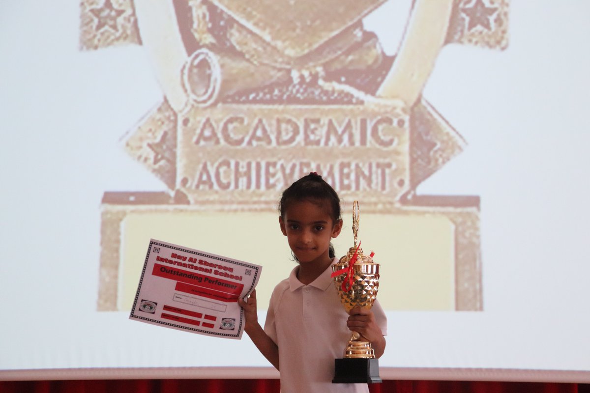 HayAlSharooq's tweet image. تكريم الطلبة المتميزين ضمن برنامج (نجم الأسبوع).

Awards for best students performance of (Star of the Week).
#awards #HASIS #education