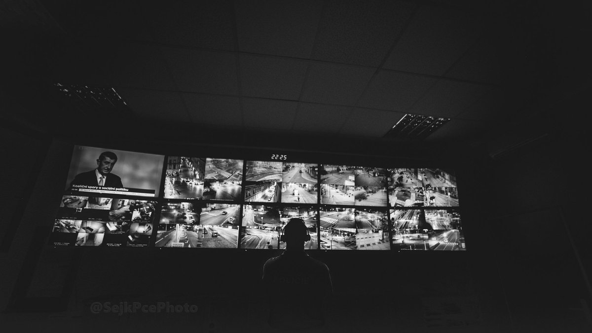 sejkPce's tweet photo. Night shift

#police #officer #CCTV #operationsroom #Pardubice @MpPardubice @pavelleuchter 
#blackandwhite #blackandwhitephotography  #NightShift https://t.co/we1mzEV7YV