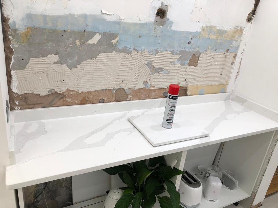 Itastone Carrara Platinum 30mm Quartz Worktops with 100mm Upstands with 100mm Upstands and Window Cill 🤩