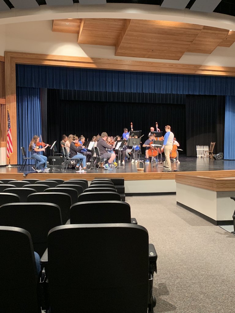 503PHSVikings's tweet photo. Getting ready for the concert Wednesday night at 7:00! https://t.co/m2Squfsaoe