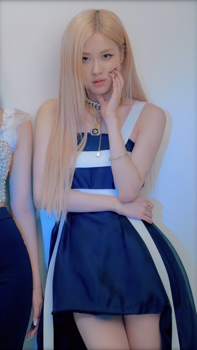 LISA fan account tweet media