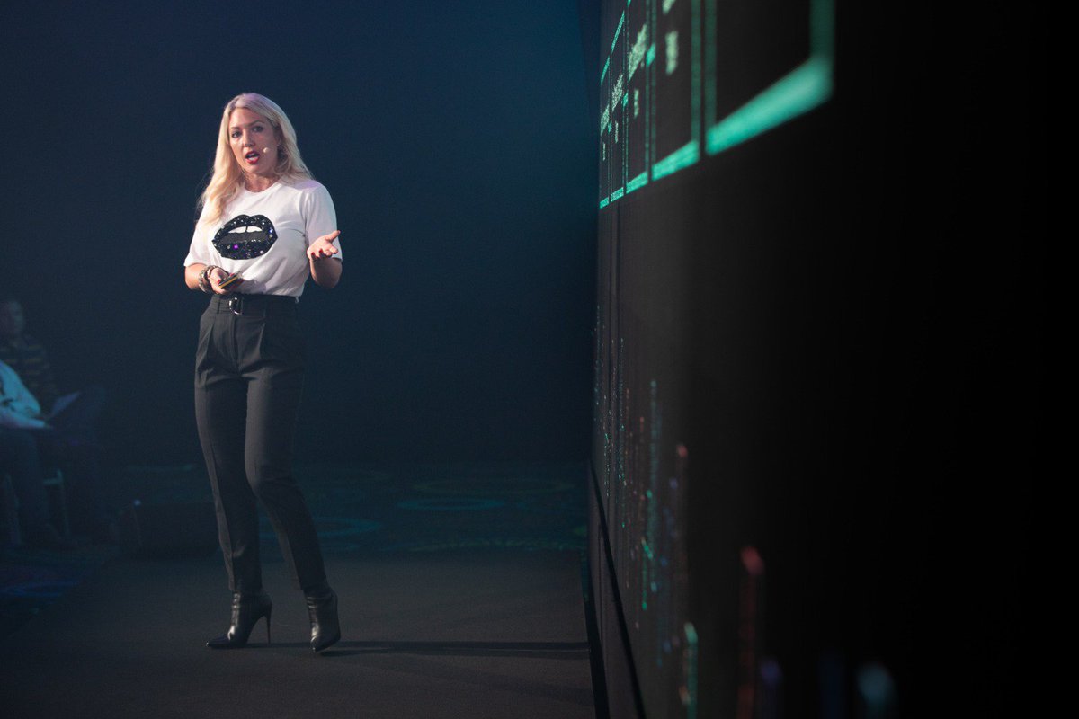 lifeatbluesq's tweet photo. Time flies! For the second time this year, we're getting together with our Field Teams and Samsung colleagues for the bi-annual Samsung Mobile Division Retail Conference, except this time #everythingschanged...
#samsung #conference #events #guestspeaker #5G https://t.co/48YDc5qapS