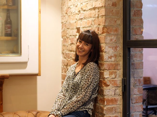 Se reconoce como mujer imperfecta en mayúsculas. Y también en mayúsculas es una maga de la autoestima. Es alegría, es amarillo y es actitud, bañado con chocolate, Hoy Imma de #LivingWithChoco nos cuenta su #historiallevada bit.ly/2MlTQIR