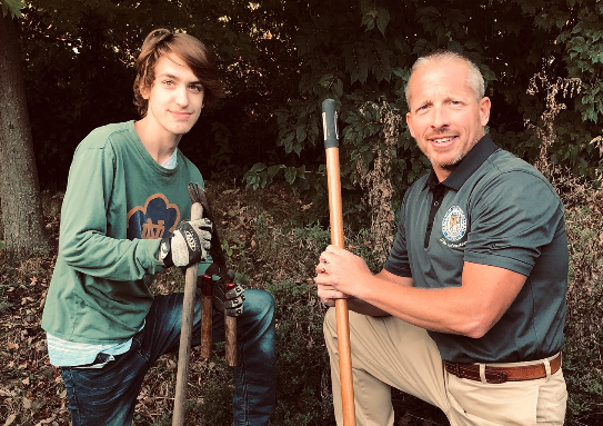 connects_edu's tweet photo. It's a beautiful day to be of service!! Great Job Cam! #servicebasedlearning #citywidecampus @HSEinternships @HSESchools https://t.co/GOe3e1dw7x