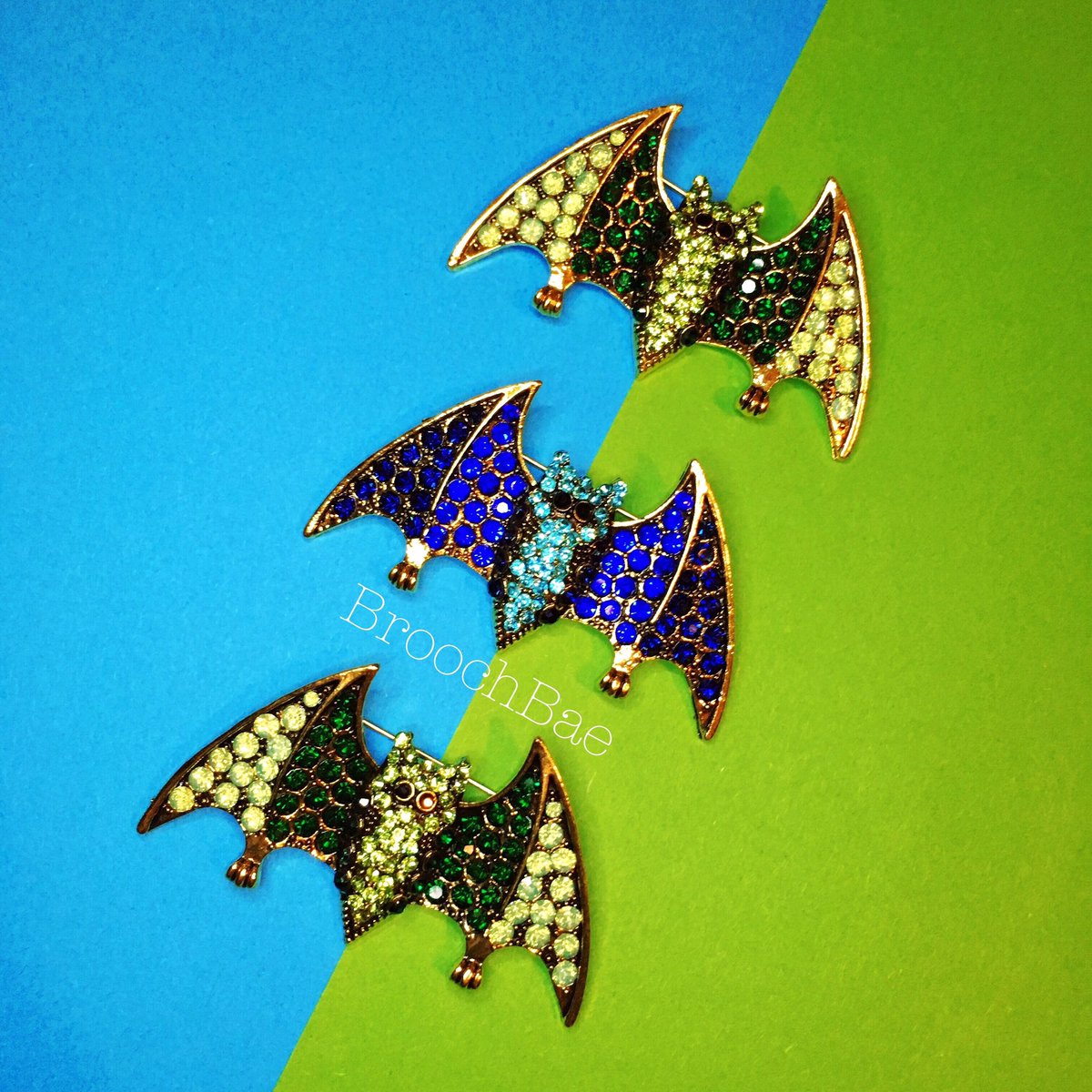 BroochBae's tweet photo. It's Frickin Bats! 🦇
Check out our range of Bat Brooches online &amp; get yours in time for Halloween! 
#SpookySeason #ItsFrickinBats
💙 - Link in Bio - 💚 
Buy 2 Brooches Get the 3rd FREE with code .
- BROOCHBAE3FOR2 - 
#Brooch #BroochBae #Halloween #CreepyCute #BatBrooch #BatLover https://t.co/vYqz4Lsnif