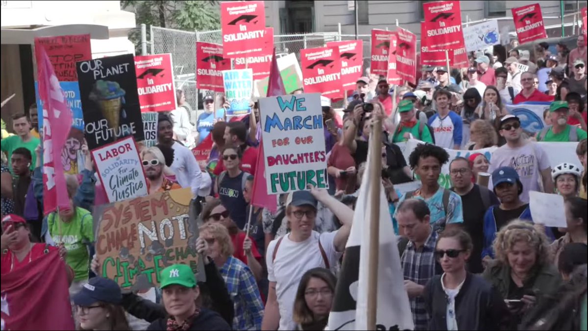 PSC_CUNY's tweet photo. Nationwide @AFTunion members, including the @PSC_CUNY in NYC, marched to support the student-led
#ClimateStrike #NYCClimateStrike. Watch AFT’s video here:
https://t.co/X33Jj1u2lw https://t.co/j3S5HhLOEn